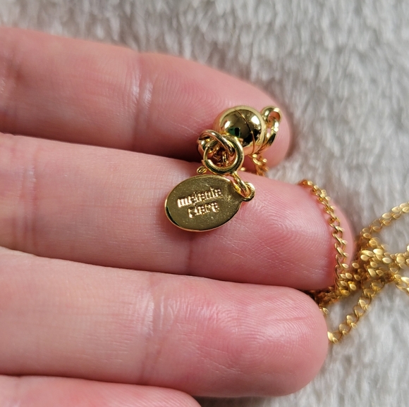 Melania Clara | NWOT Elegant Gold/Amber Half Moon Crystal Pendant Necklace - Picture 5 of 10